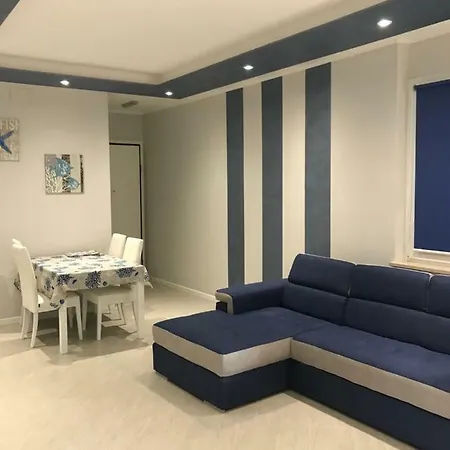 Garden Apartment *